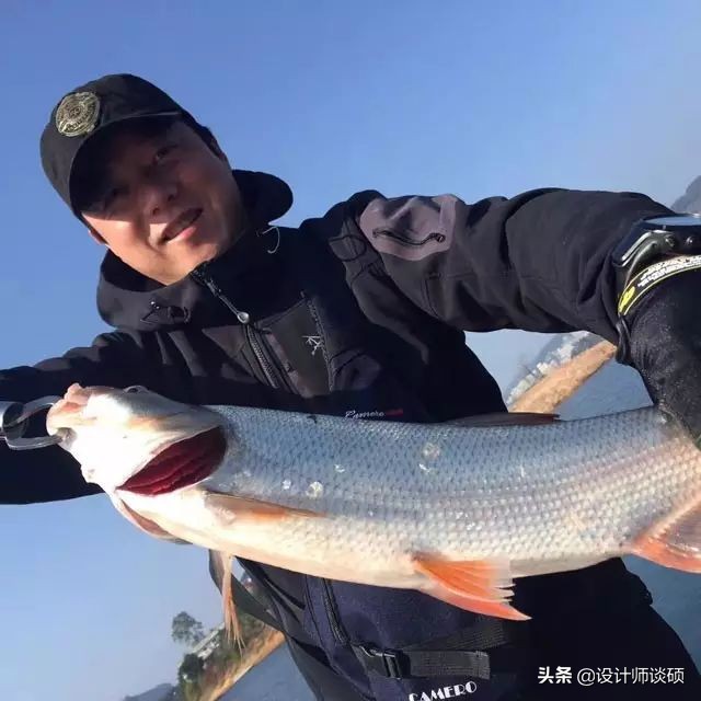 这个40岁大叔为钓鱼租下一座岛，改造破屋成海景房！