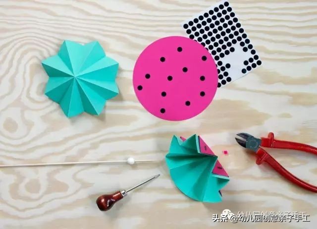 手工小伞可以折叠不用双面胶,幼儿园简单手工雨中小伞