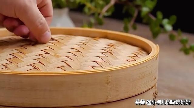 年夜饭上一定要蒸年年有余八宝饭,年夜饭之红糖糯米八宝饭