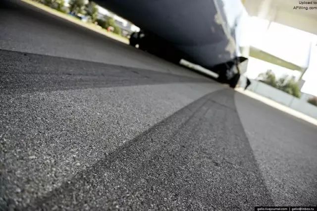 全面探索安-225，这个世上最大的飞机，32个轮子640吨起飞重量