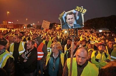 黄马甲运动是指的什么,马克龙黄马甲