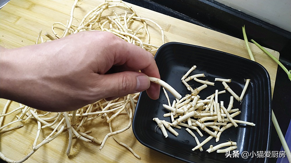 凉拌折耳根，我家经常吃的一道家常菜，美味好吃，下饭解腻