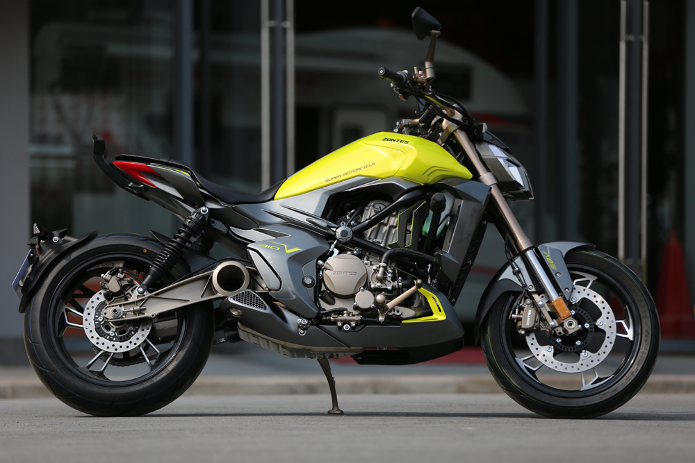 升仕310V试驾/多图：舒适好骑的运动太子车，标配ABS，全LED灯具