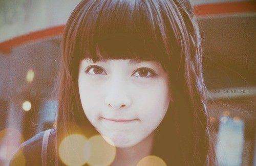 平胸的女孩更容易找到真爱,平胸女生会有爱情吗