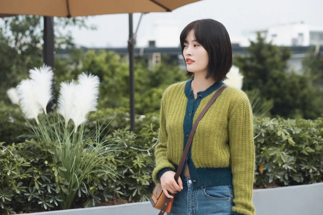 没有什么比羽绒更温暖,同样是温暖感十足的毛衣