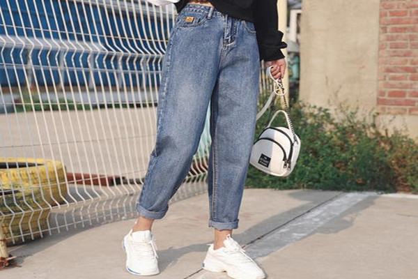 各种老爹裤搭配什么上衣,超喜欢老爹裤