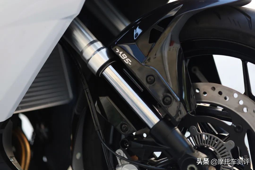 贝纳利龙卷风tornado252r极速,贝纳利龙卷风tornado252r评价