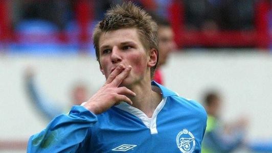 欧洲杯形象大使之阿尔沙文！四分钟两球胜荷兰，上演沙皇登基