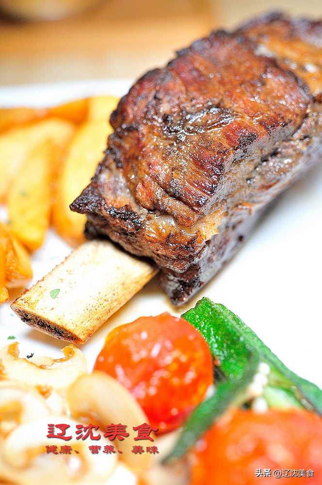 这间小屋出来一家美食公社,榴莲披萨和四川冒菜一起吃