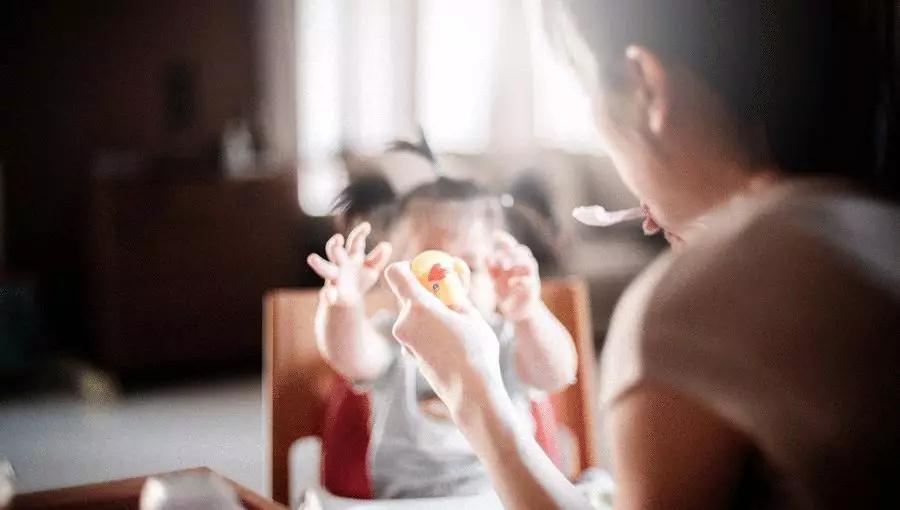 “我花200块，买来女儿性早熟”：多少中国孩子正在被“掏空”