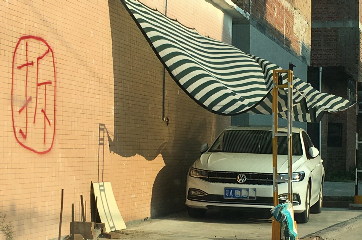 过年回老家开什么车原声,过年开豪车回农村第一视角