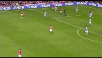 斯科尔斯英超最佳长传手,哈维阿隆索斯科尔斯长传