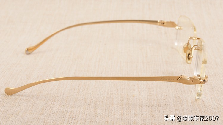 卡地亚眼镜珍贵材质系列,卡地亚眼镜金色的都是什么材质