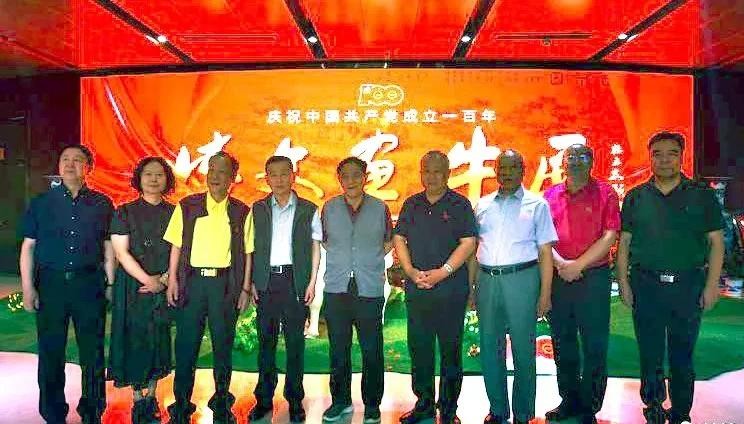 《三牛为范挥写人生》――张怀文画牛感言(作者:郭新民)