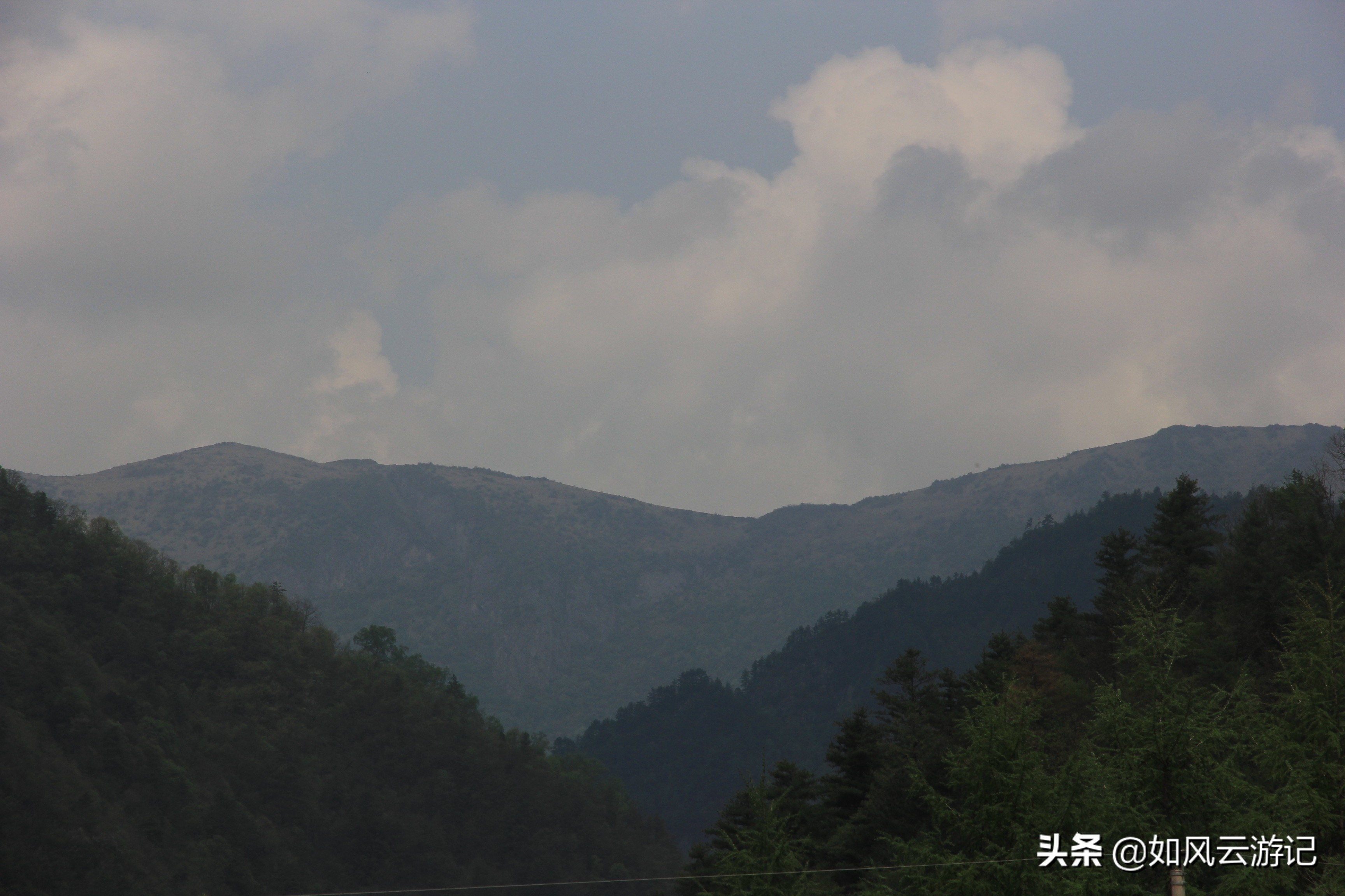 这条连云栈道“弓背线”火烧店—庙台子奇景传说诸多，闺藏深山中
