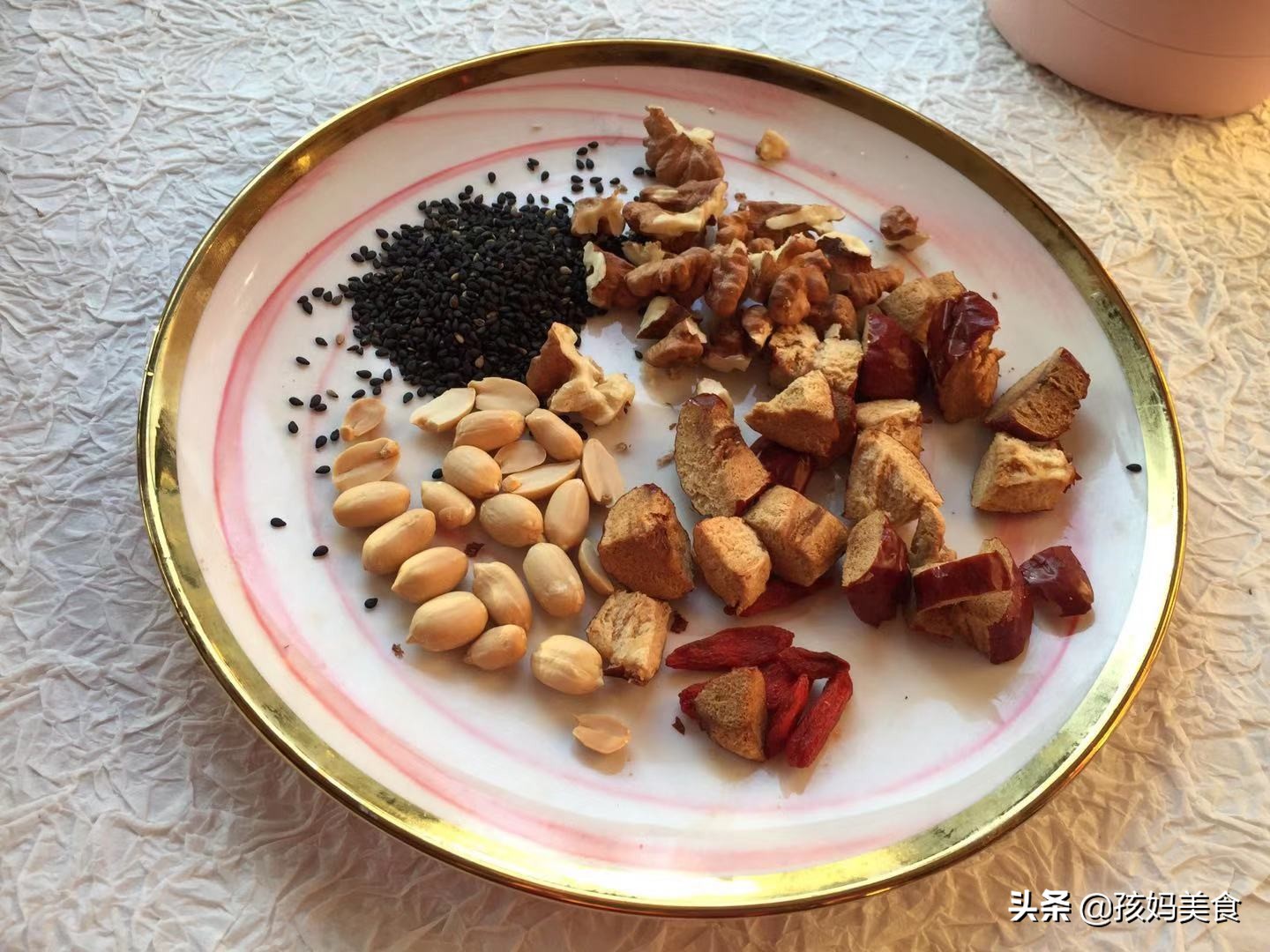 经常熬夜早上喝一杯水,经常熬夜来一杯枸杞茶