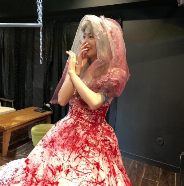 黑尾酱喜欢的婚纱,黑尾酱黑色婚纱