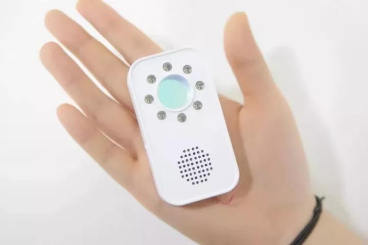 租客发现针孔摄像头,发现公寓有针孔摄像头房东倒霉吗