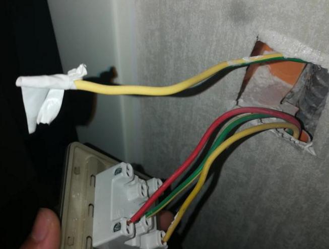 房屋埋电线怎么处理,房子里面的电线漏电怎么办