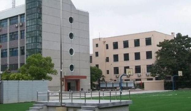 上海虹口区这四所重点中学,其中一所是百年老校,师资力量雄厚