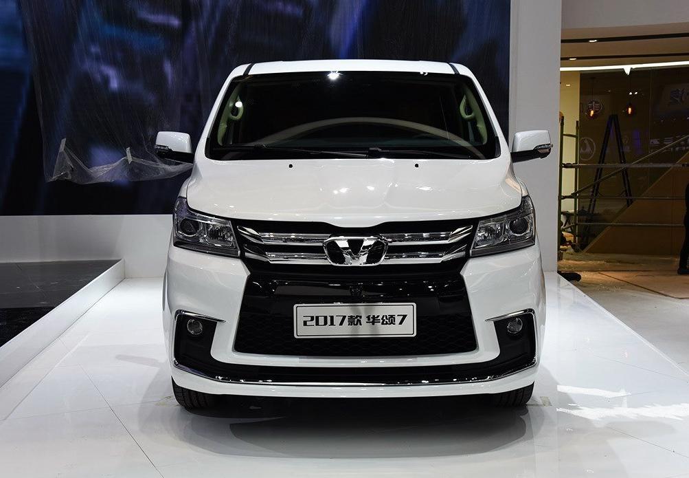 艾菲和埃尔法对比,华颂7和哪款车可以对比