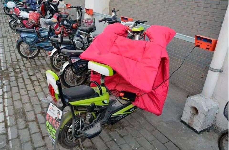 电动车电池放久充不进电怎么办,电动车72v充不进电是电池有问题吗