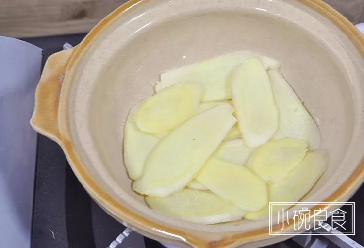 何炅直呼“要了命了”的「啫啫排骨」,在家4步搞定