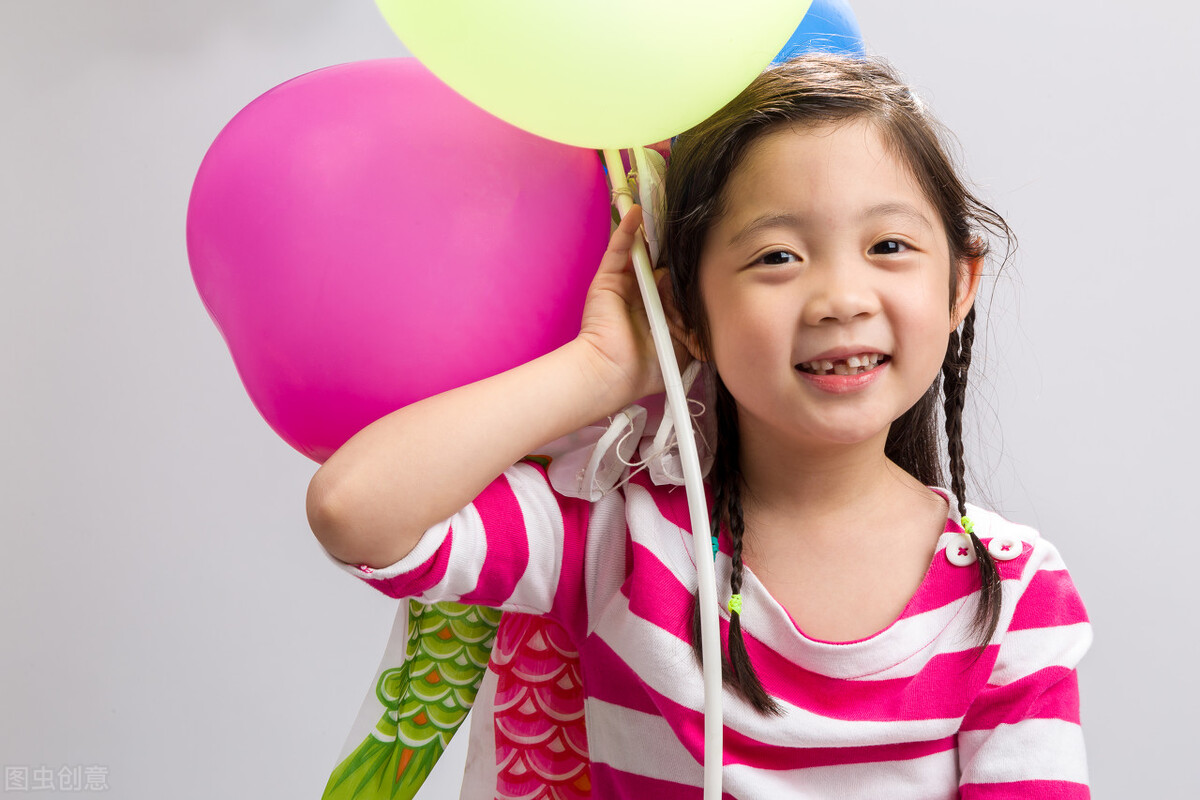 宝宝尿裤有红血丝,女婴内裤有点血丝是什么原因