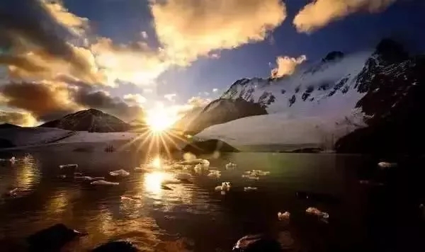 徒步穿越新疆博格达峰,新疆最凶险穿越戈壁路线