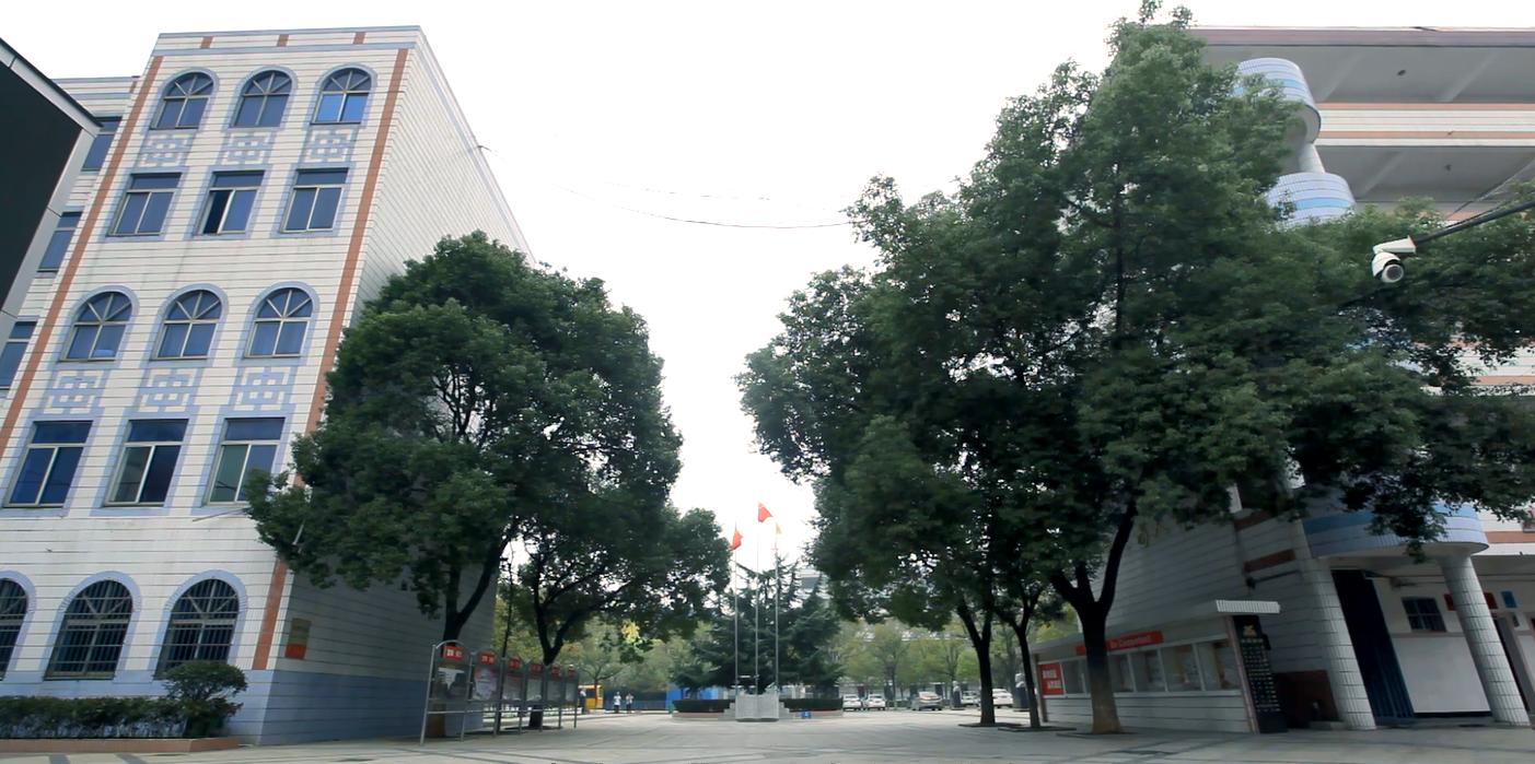 南昌的外国语大学有几所,南昌外国语是几类高中