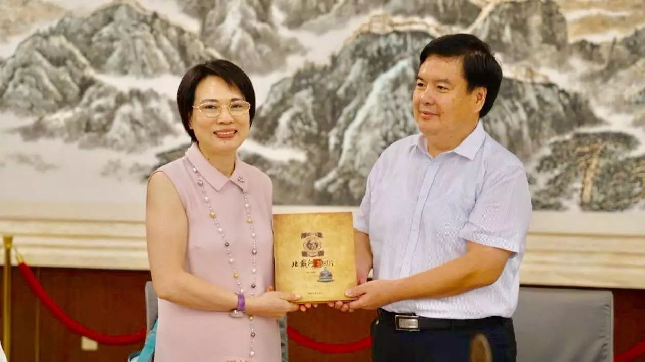 800亿浙江女首富跌落神坛,从巅峰跌入谷底的浙江女首富