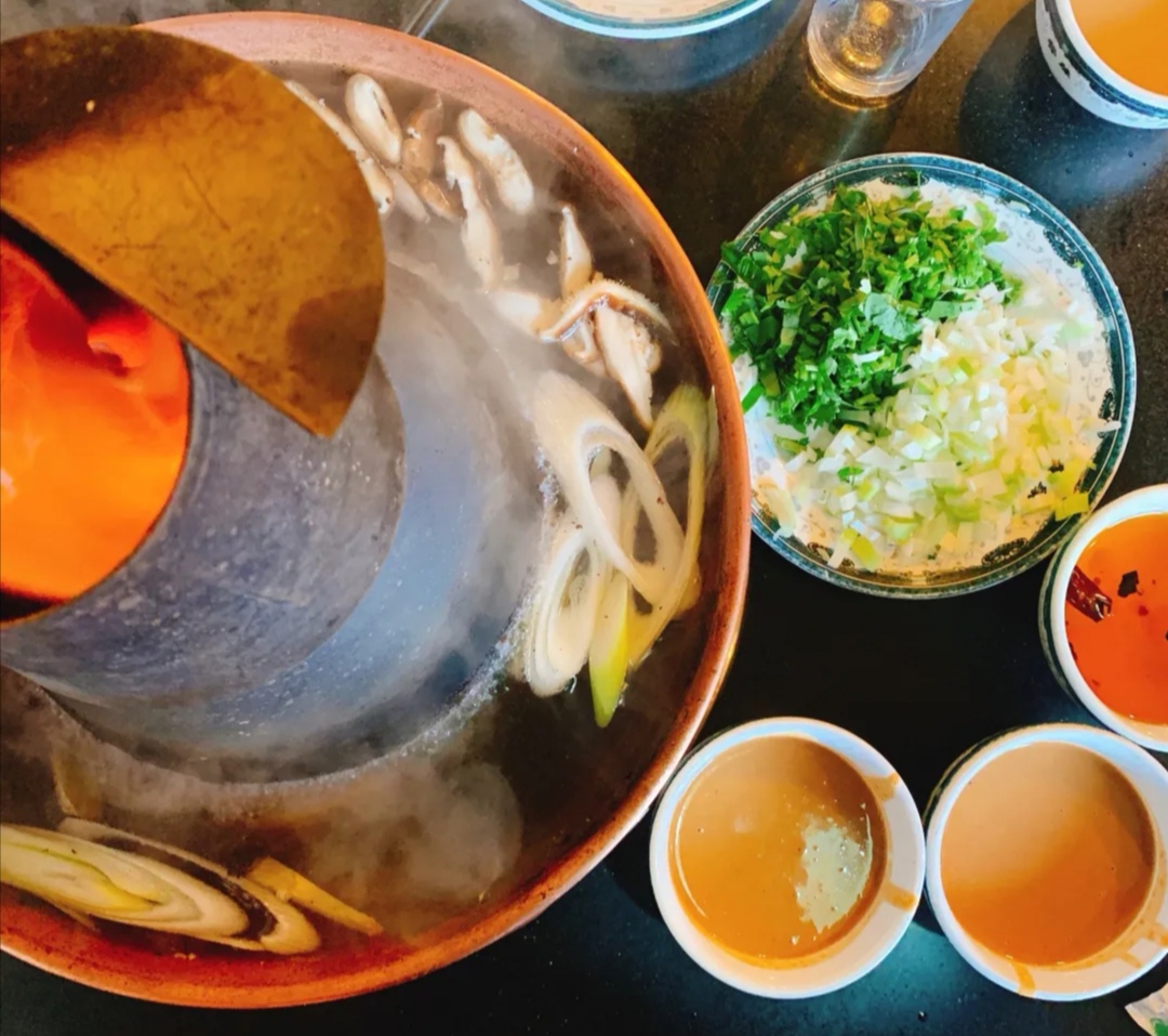 老北京涮羊肉火锅怎么正确吃,老北京涮羊肉vs潮汕牛肉火锅