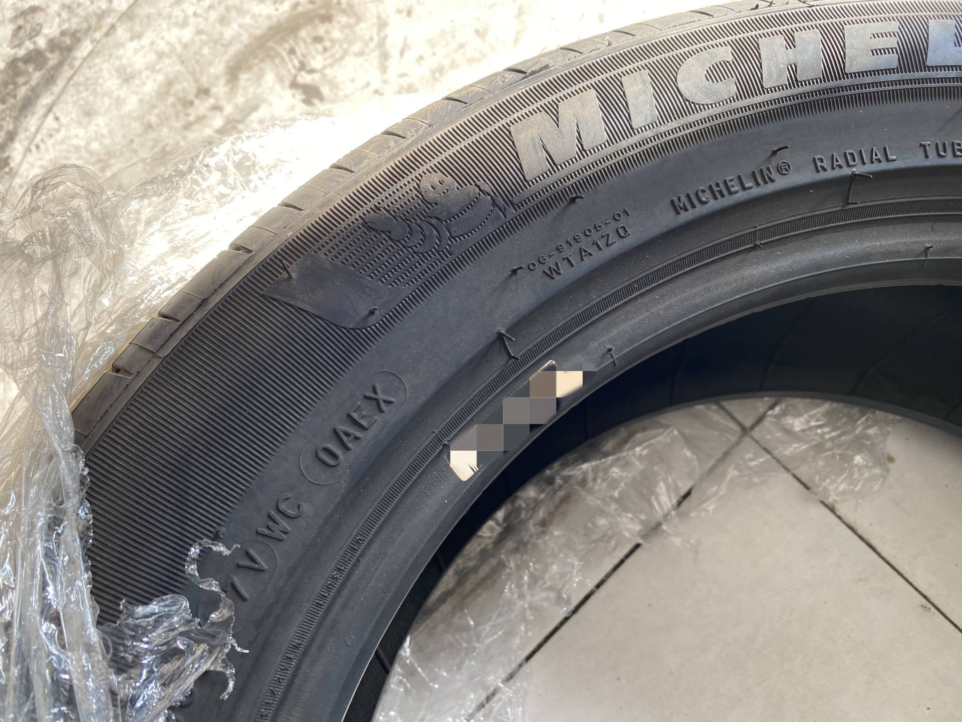 去年换了一条轮胎,今年换去年年底的轮胎