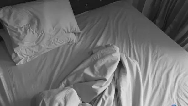 床单10天不洗究竟有多脏?多久洗一次最好?看完再也不敢懒了