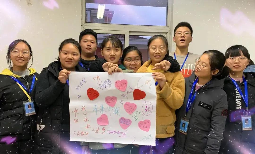 他们绘就多彩青春