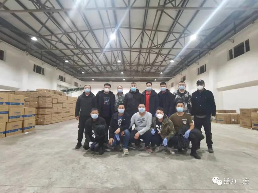 支援二连浩特疫情车队视频,抗击疫情爱心物资车队