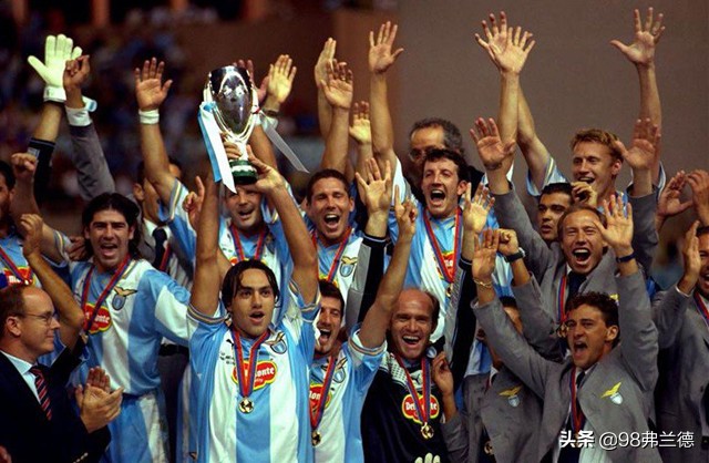 世纪末混乱的蓝黑色-巴乔《天上的门》25