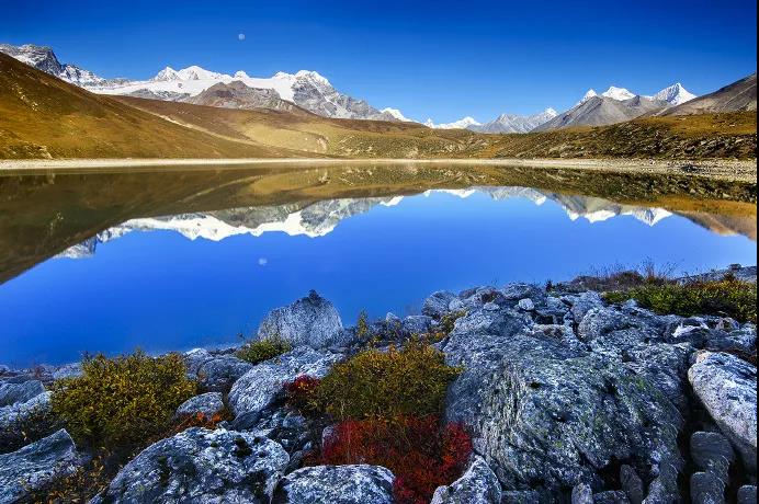 酸奶糊,酸奶湖6月份风景