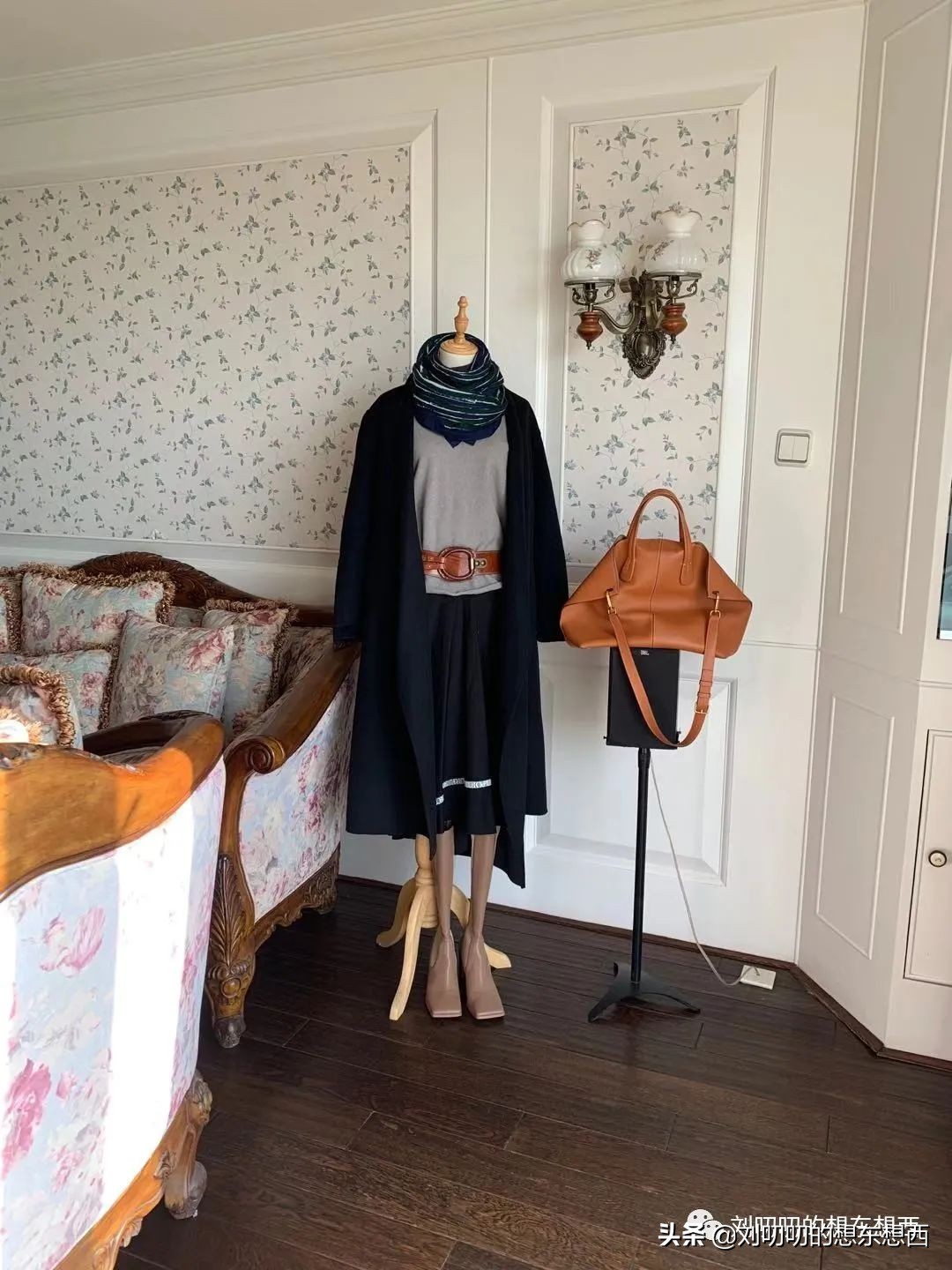 肩宽背厚120斤女生怎么穿显瘦,肩宽后背宽怎么穿显瘦