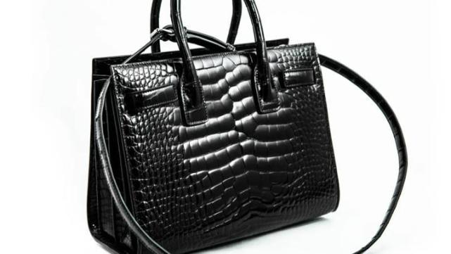 澳大利亚买家拒交480元入关许可费，被海关销毁价值18万提包