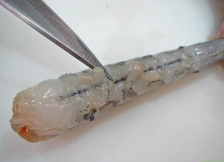 青虾怎么改刀为蝴蝶虾呢,蝴蝶虾的改刀方法