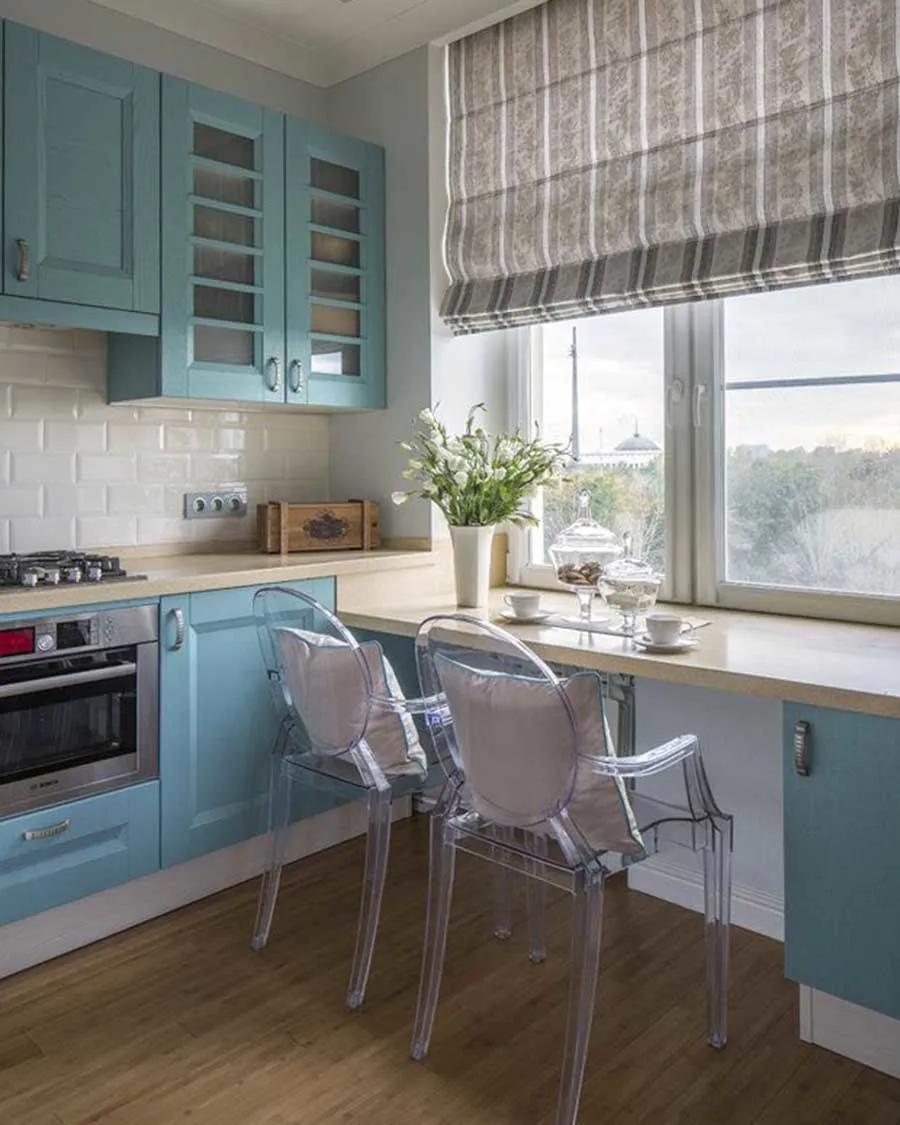 头一次见到自助餐,头一次见厨房装两个门