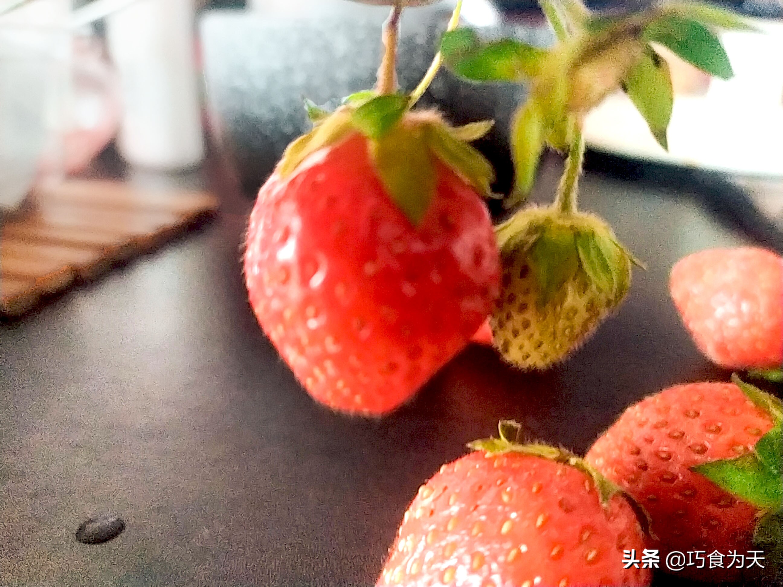 草莓酱直接煮了,草莓酱熬好是热的装还是放凉了装