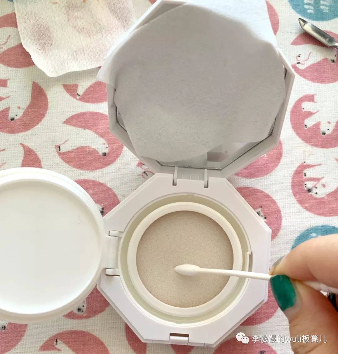 用好看的盒子给化妆品重新压盘，为了颜值和心情费心思，值得～