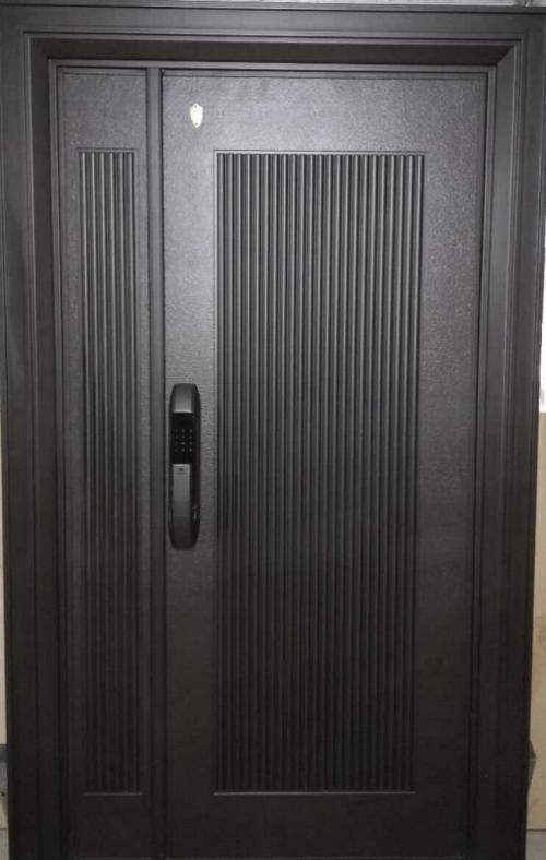 猪年精品：核桃智能锁匹配CEI铸铝钢木装甲门很受高端消费者喜欢