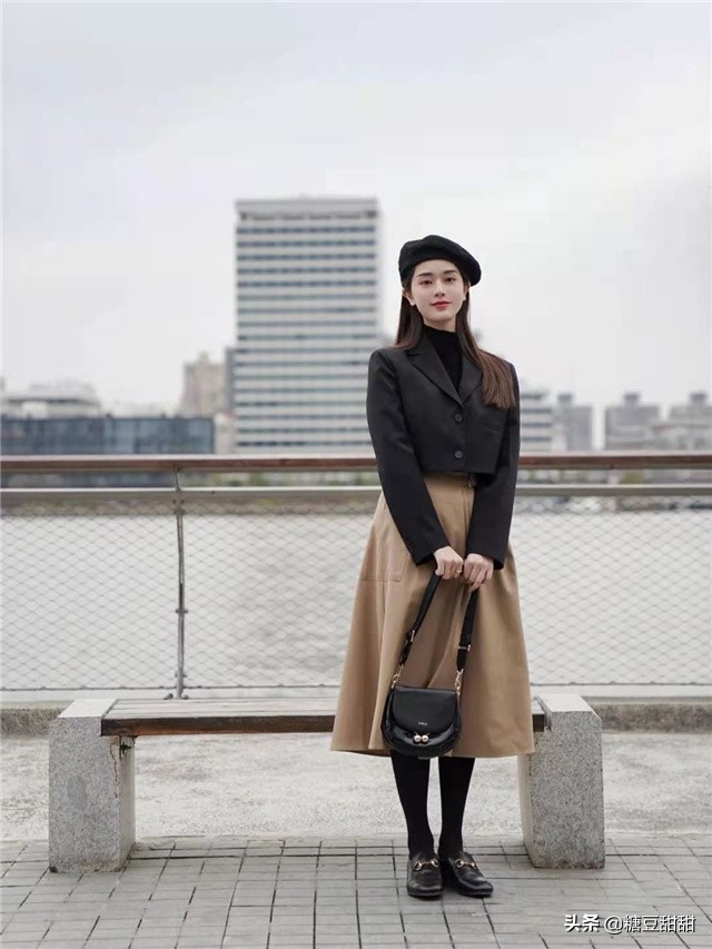 小个子穿搭不同版型的裙,小个子超长长款小黑裙穿搭