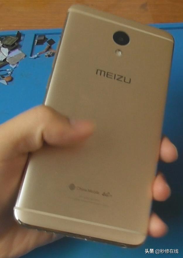 魅蓝note5拆机换尾插,魅蓝note5拆机