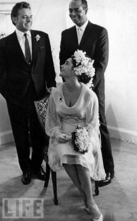 穿漂亮的婚纱,穿特别好看的婚纱