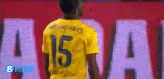 梅西年轻巴萨高光时刻,梅西首秀绝杀巴萨视频