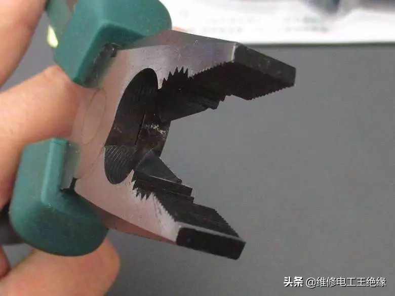 希望您下次不要再用错“钳”，就可以让您“钳”途无量